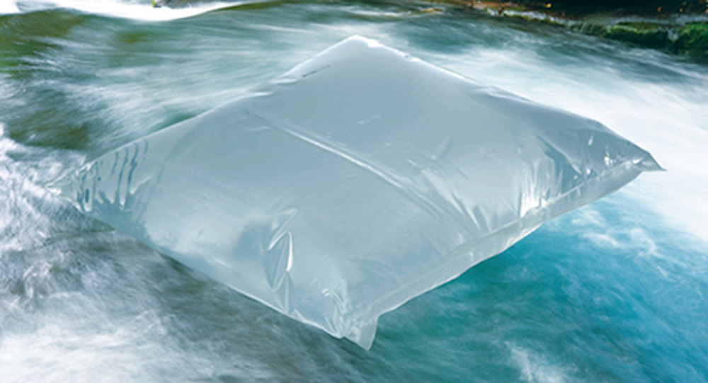 水の取り替えもカンタン。充填パックも独自開発。